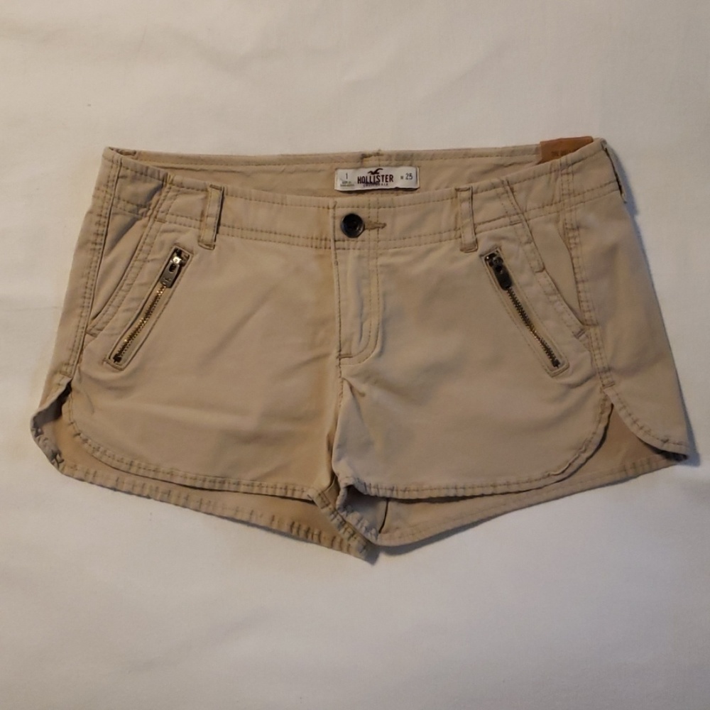 Hollister  ladies tan mini shorts